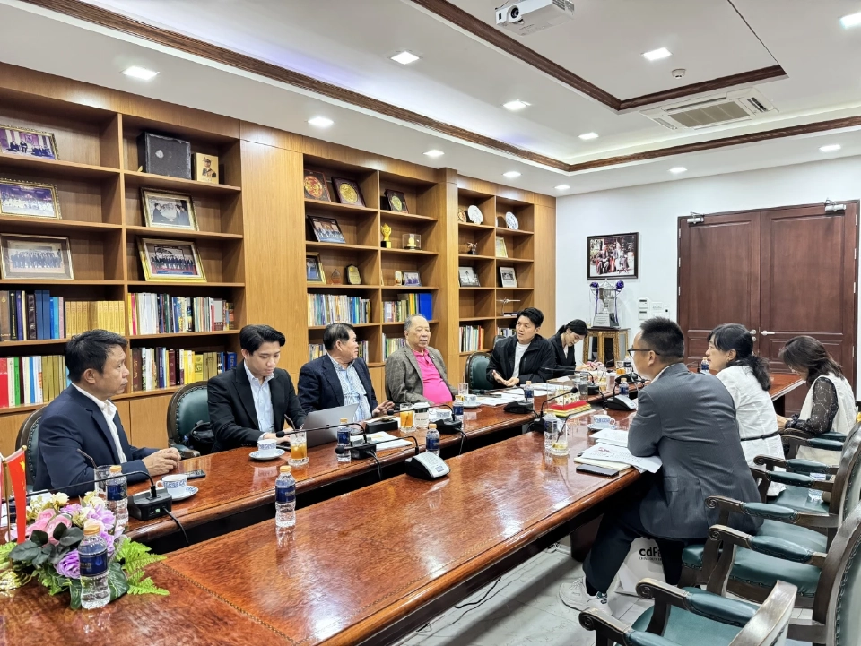 “นิพนธ์”จับมือนักธุรกิจเฉิงตูตั้งโรงงานรถจักรยานยนต์ไฟฟ้าบุกตลาดภาคใต้