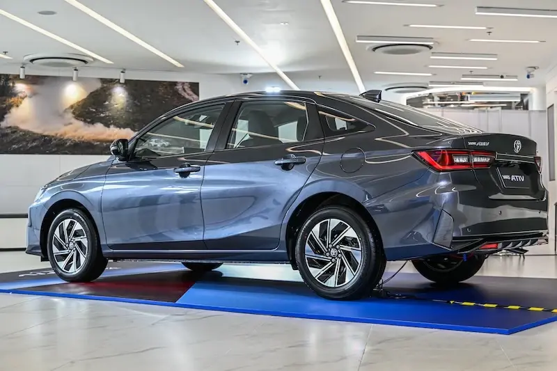 Toyota Yaris Ativ HEV Premium ราคา 7.19 แสนบาท