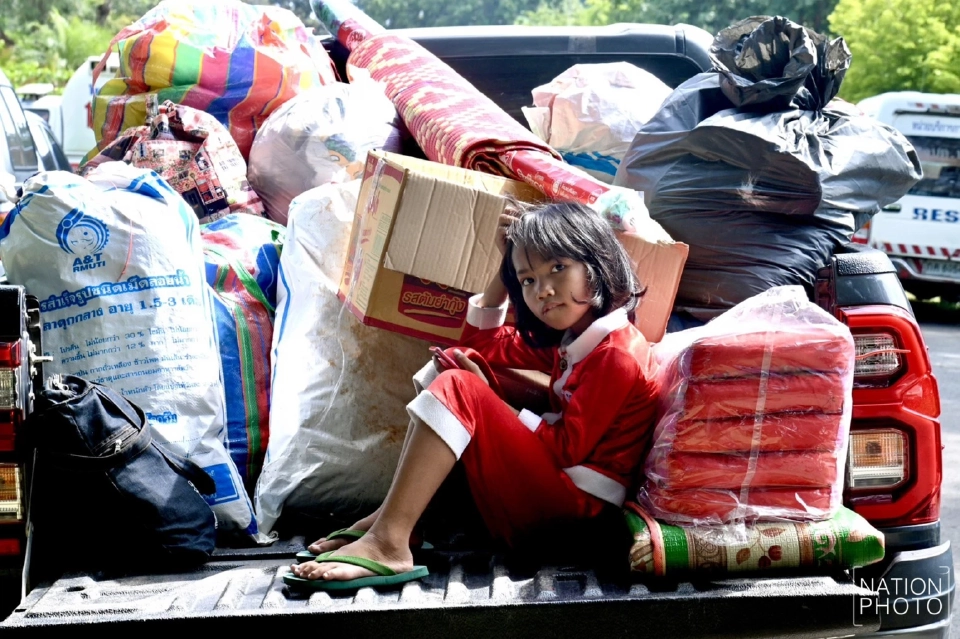 “ภูมิธรรม”ส่งผู้หนีภัย 4 จังหวัดกลับบ้านหลังหยุดยิงไทย-กัมพูชา