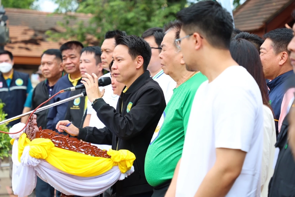 “พรรคกล้าธรรม” นำทีมผู้บริหารปูพรมทำความสะอาด ฟื้นฟูหลังน้ำท่วม จ.น่าน