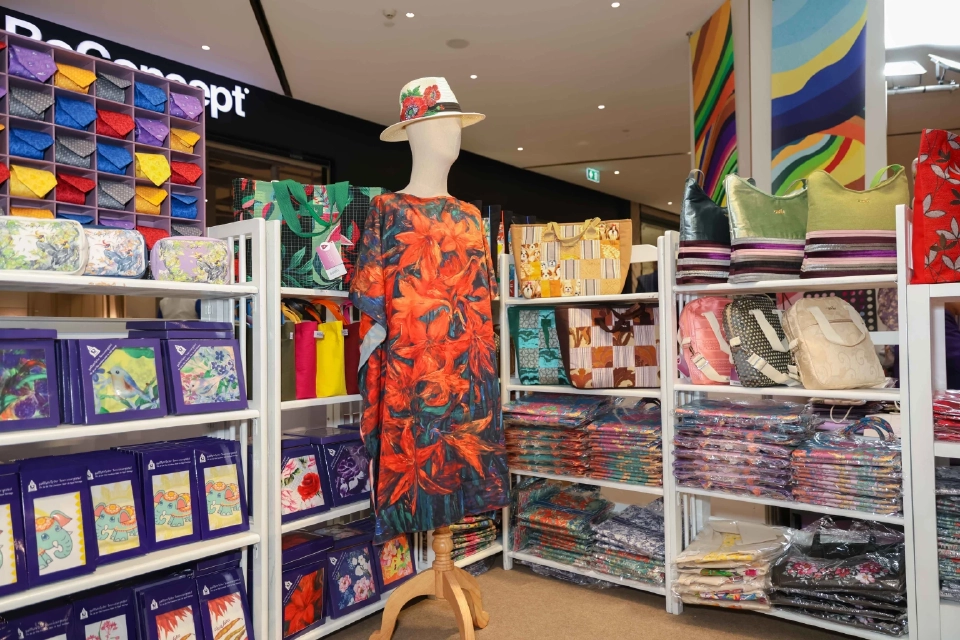 มูลนิธิสายใจไทย จัดงานใหญ่ครบ 50 ปี ชูผลิตภัณฑ์งานฝีมือจากสมาชิก