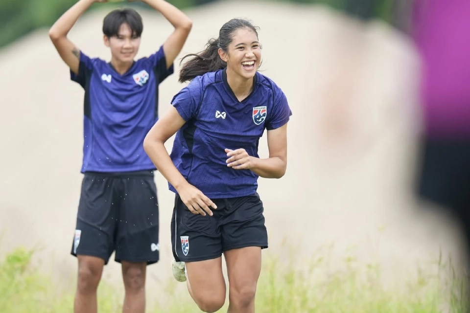 “แมดดิสัน เจตน์ แคสทีน” กองหน้าลูกครึ่งไทย-อเมริกัน จากสโมสร NC Courage Academy