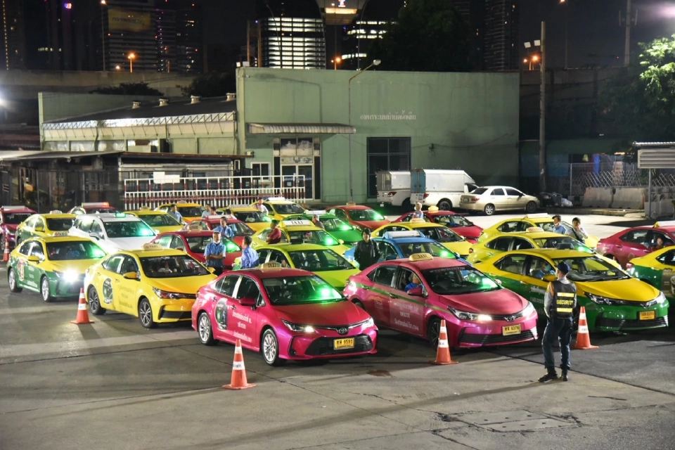 เริ่มแล้ว "บขส." ย้ายจุดบริการแท็กซี่รับ-ส่งผู้โดยสาร "หมอชิต 2"