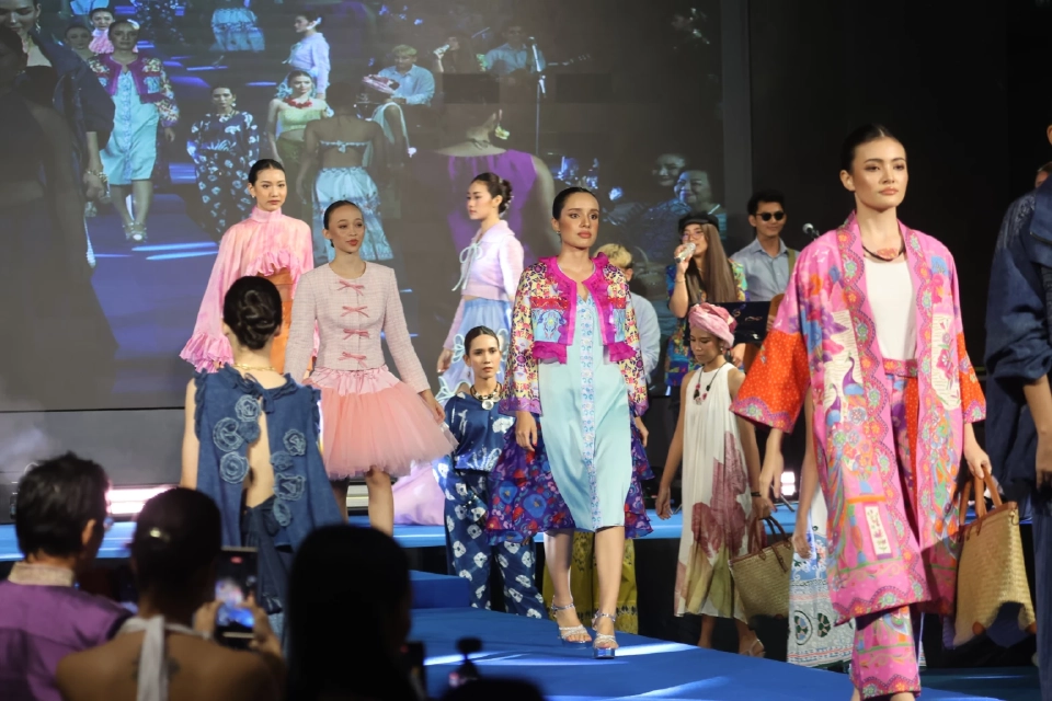 “สุวัจน์”เปิดงานวันผ้าไทยหัวหิน ดันสู่ Soft Power ฟื้นท่องเที่ยว–ส่งออก