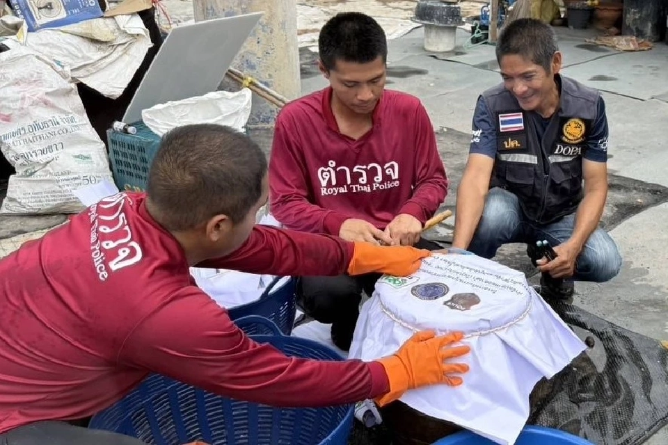 ตำรวจสมุทรสงครามผนึกซีพีเอฟแปรรูปน้ำปลาจาก “ปลาหมอคางดำ”