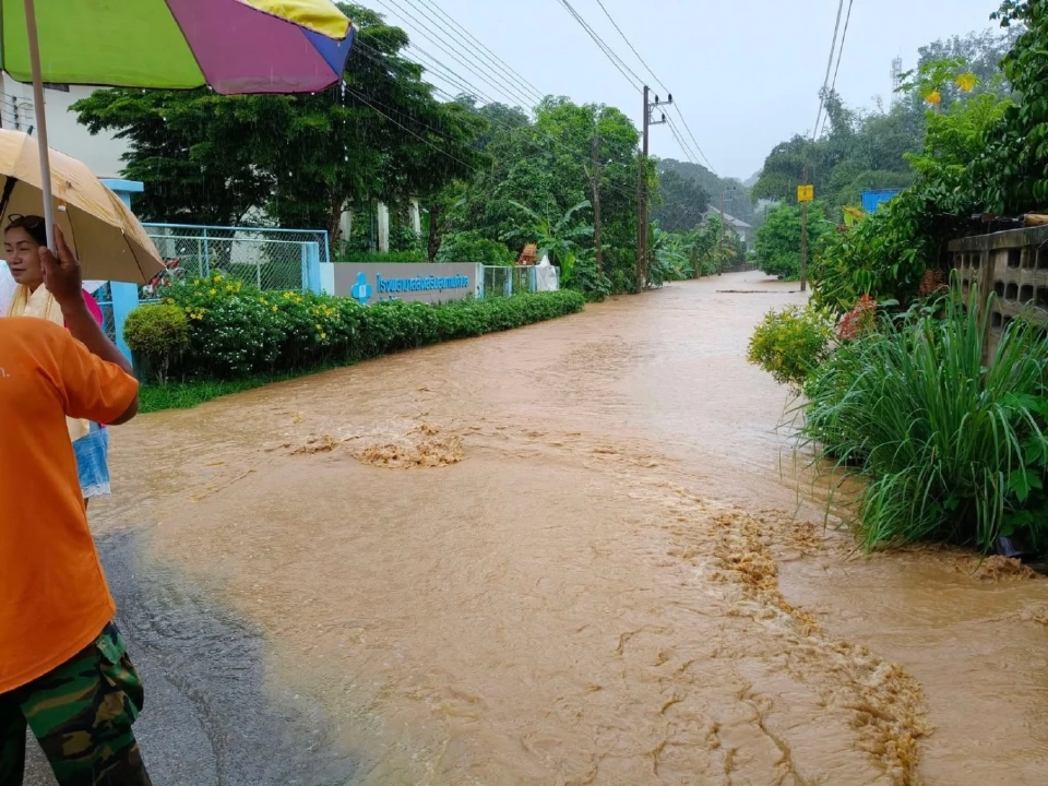 พายุ คาจิกิ น้ำท่วมจังหวัดแพร่