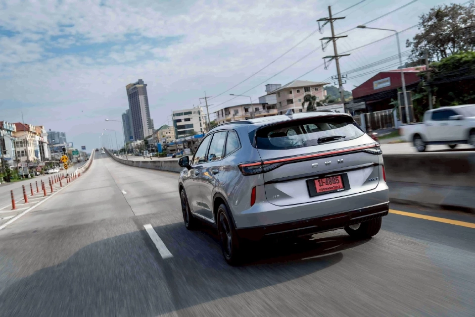 รถปลั๊กอินไฮบริด (PHEV)