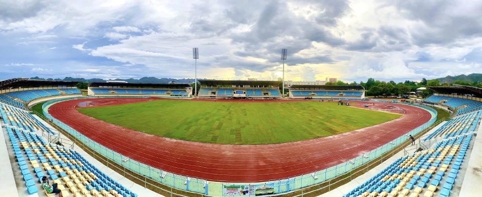 สนามกีฬากลางจังหวัดกาญจนบุรี (สนามกลีบบัว)