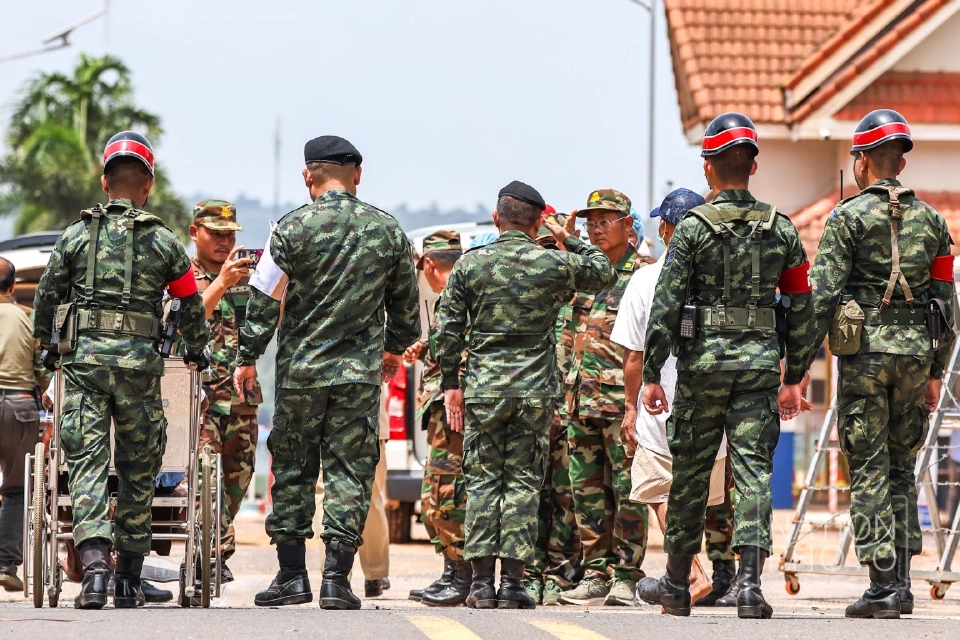 ไทยส่งตัว 2 ทหารกัมพูชากลับบ้าน สาบานไม่หวนรบกับไทยอีก