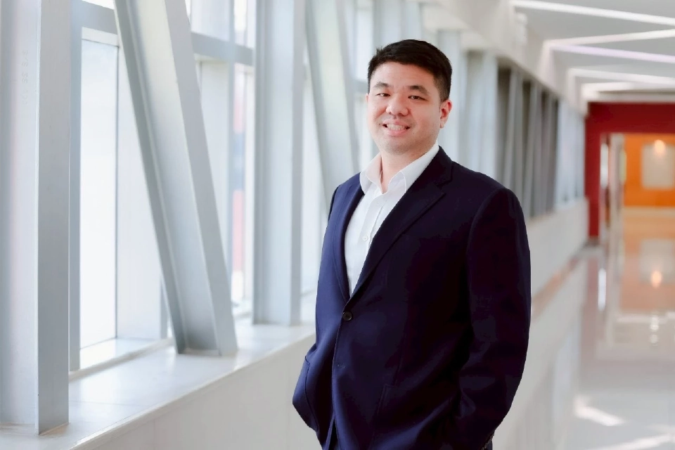 นายพชร นริพทะพันธุ์