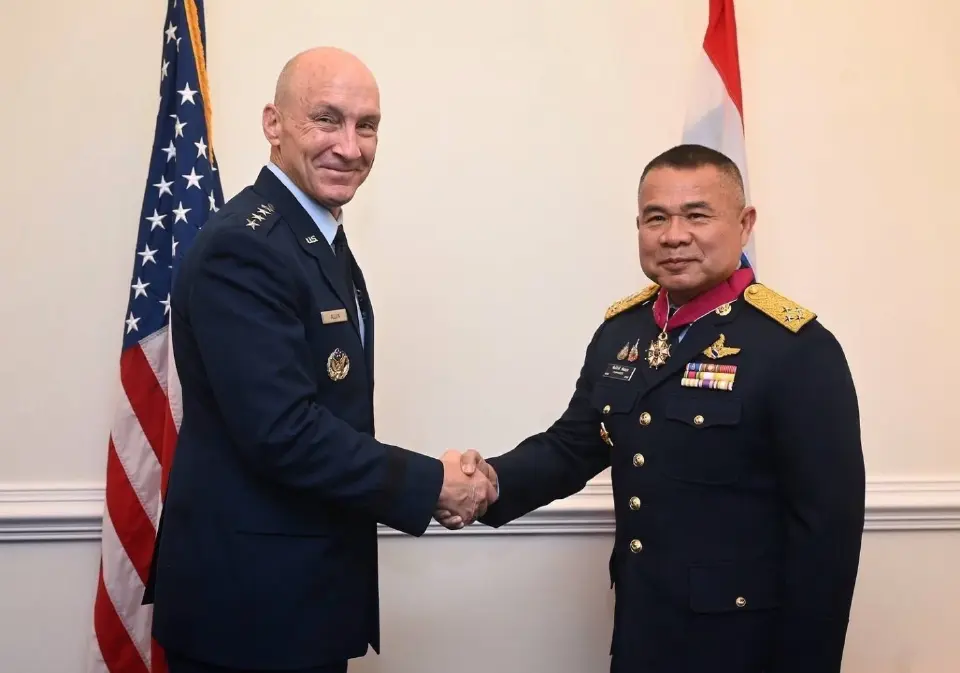 ผบ.ทอ.เยือนเพนตากอน รับเครื่องอิสริยาภรณ์สูงสุด Legion of Merit