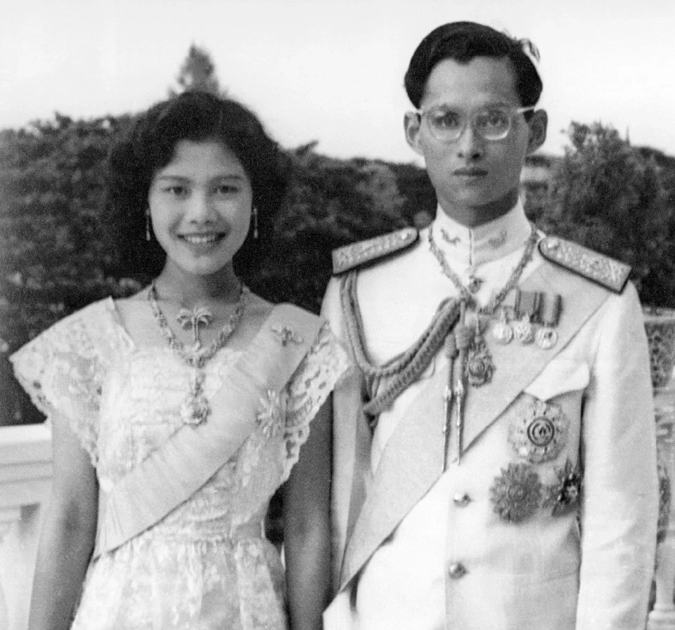 วันแม่แห่งชาติ 12 สิงหาคม พระราชประวัติ พระบรมราชชนนีพันปีหลวง