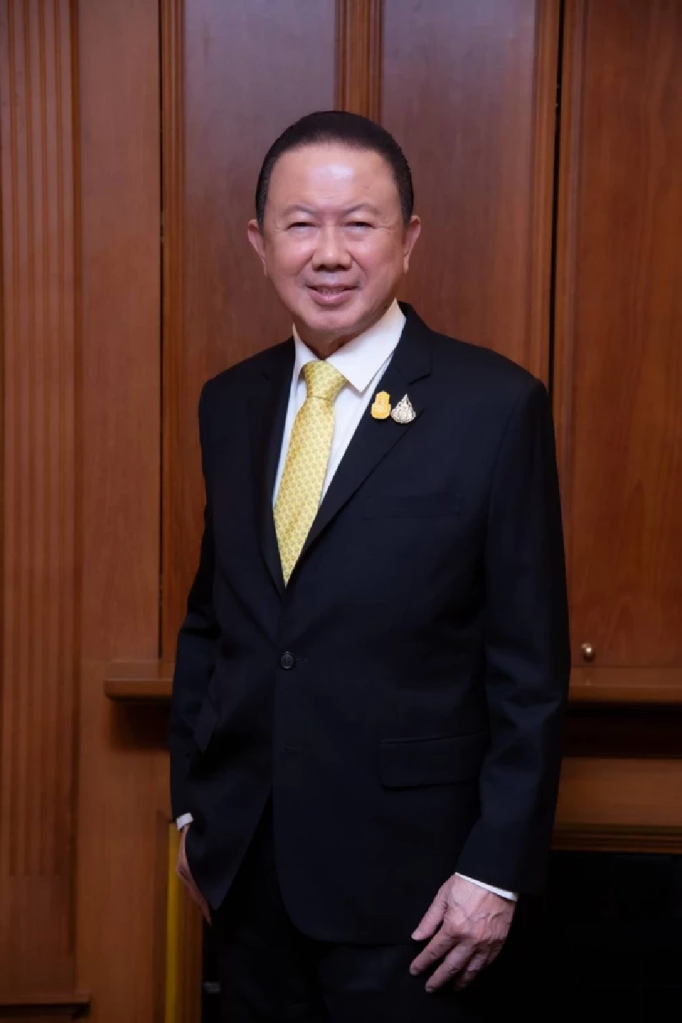 สนั่น อังอุบลกุล ประธานอาวุโส หอการค้าไทย และนายกสมาคมมิตรภาพไทย-เวียดนาม 