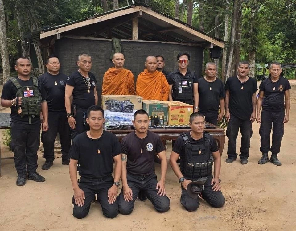 ''มาดามหยก' หนุนทหารไทยแนวหน้า ส่งเกราะ-สร้างบังเกอร์