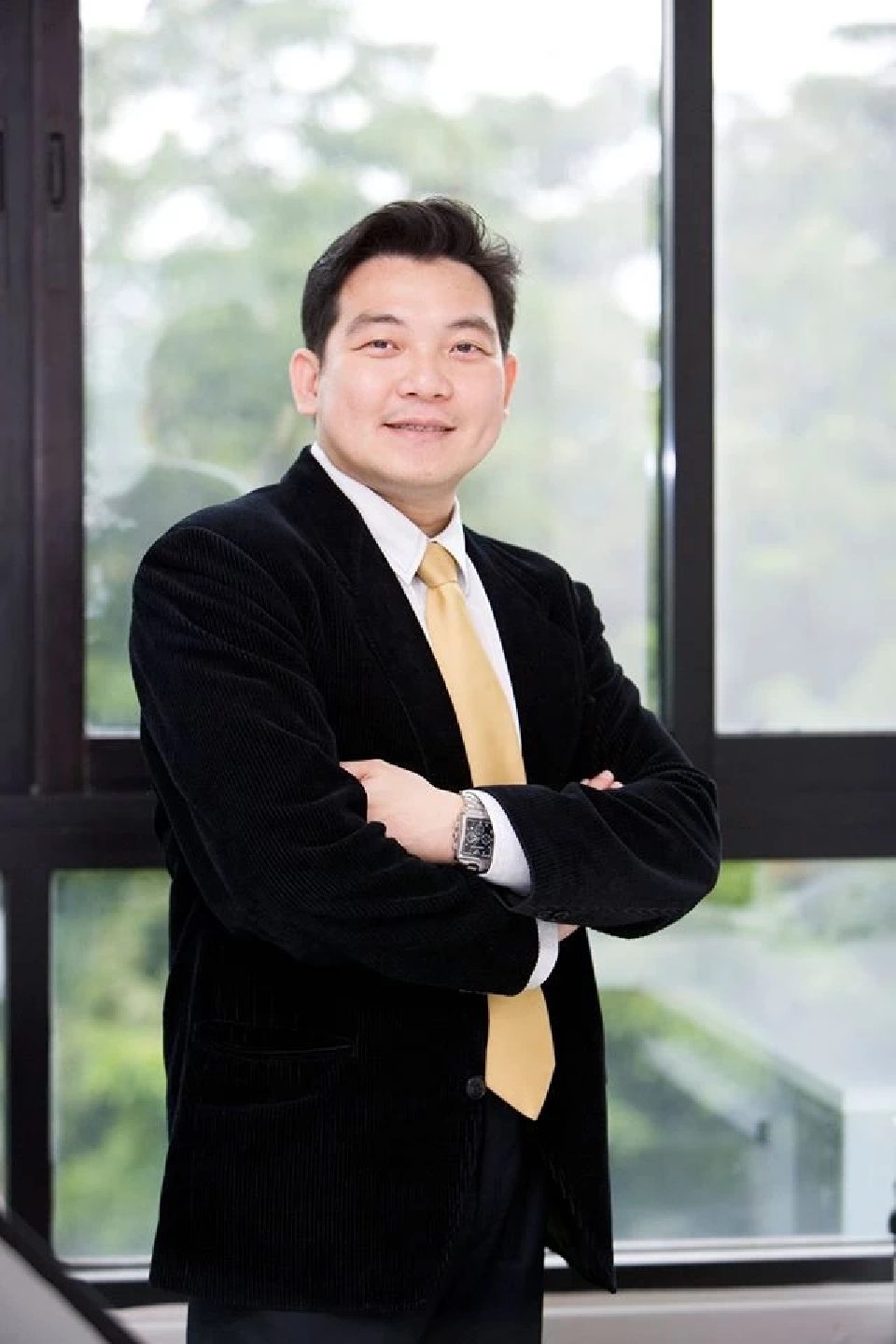 ศ. ดร.อาณัติ ลีมัคเดช อาจารย์ประจำคณะพาณิชยศาสตร์และการบัญชี มหาวิทยาลัยธรรมศาสตร์ (มธ.)