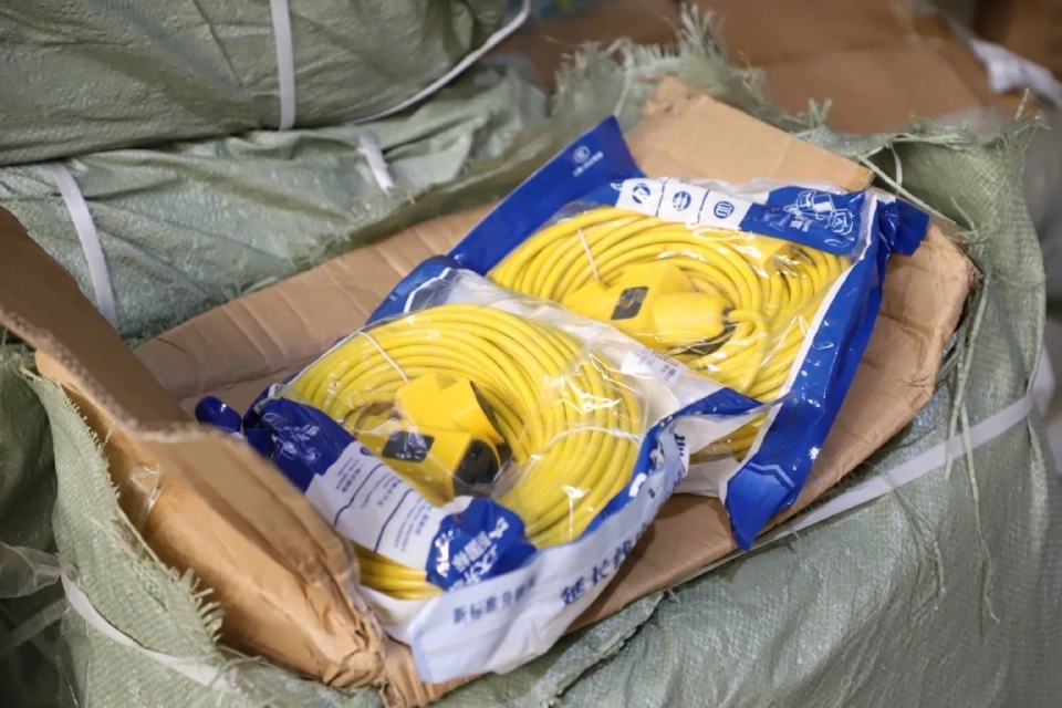 กระทรวงอุตฯทลายคลังสินค้าเถื่อนไร้ มอก. กว่า 1.36 ล้าน