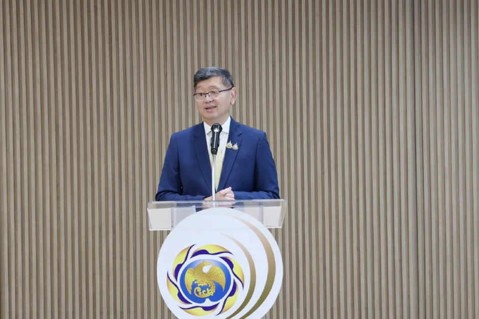 นายพชร อนันตศิลป์ ผู้อำนวยการสำนักบริหารหนี้สาธารณะ (สบน.)