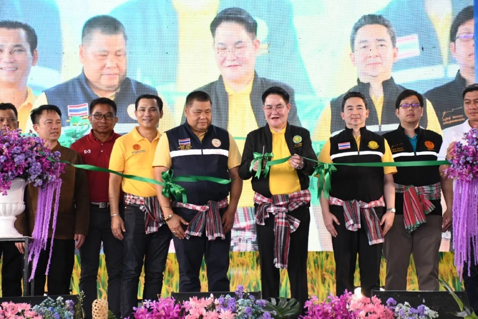 เกษตรฯ ลุยเต็มสูบหนุนฟื้นฟูเกษตรกรน้ำท่วม แจกปัจจัยการผลิตลดต้นทุน เพิ่มรายได้