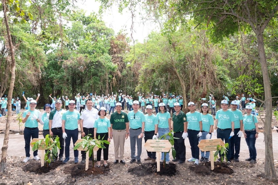 ผู้บริหารและพนักงาน ปตท.สผ. ร่วมกันปลูกต้นไม้ เพิ่มพื้นที่สีเขียวในโอกาสครบ 40 ปี