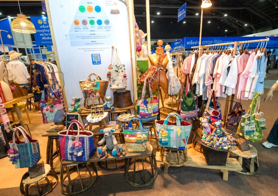 ไทยเบฟ ร่วมงาน “ศิลปาชีพประทีปไทย OTOP ก้าวไกลด้วยพระบารมี 2568” หนุนเศรษฐกิจฐานราก