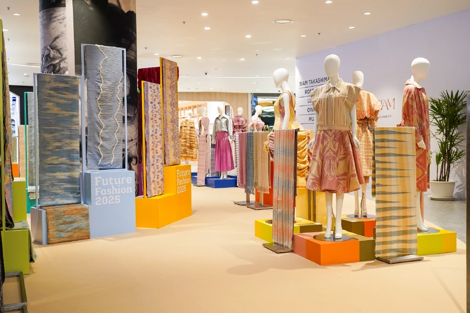 “Future Fashion มหัศจรรย์แห่งเส้นใย 2025” ผ้าไทยก้าวสู่เวทีแฟชั่นโลก