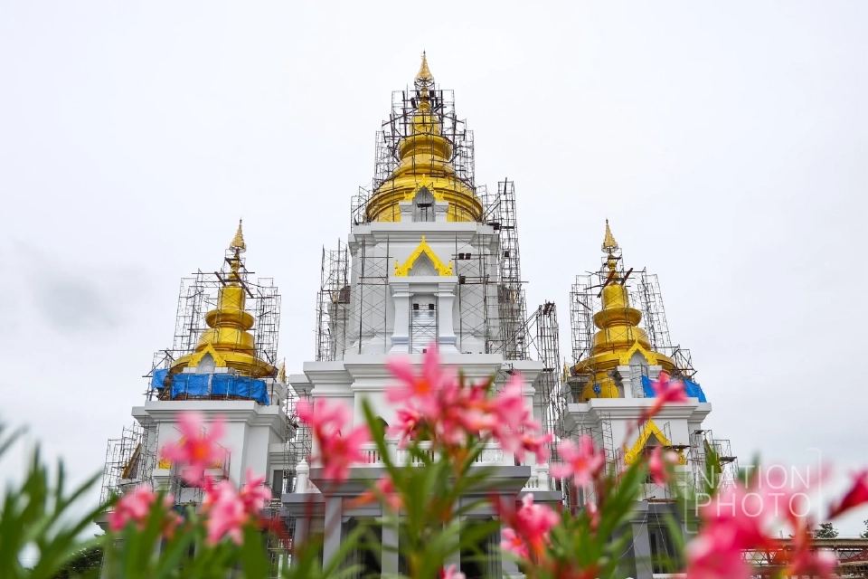 "เครือเนชั่น"ทอดผ้าป่าสามัคคีสร้างโกเมศไตรรัตนเจดีย์ ปทุมธานี