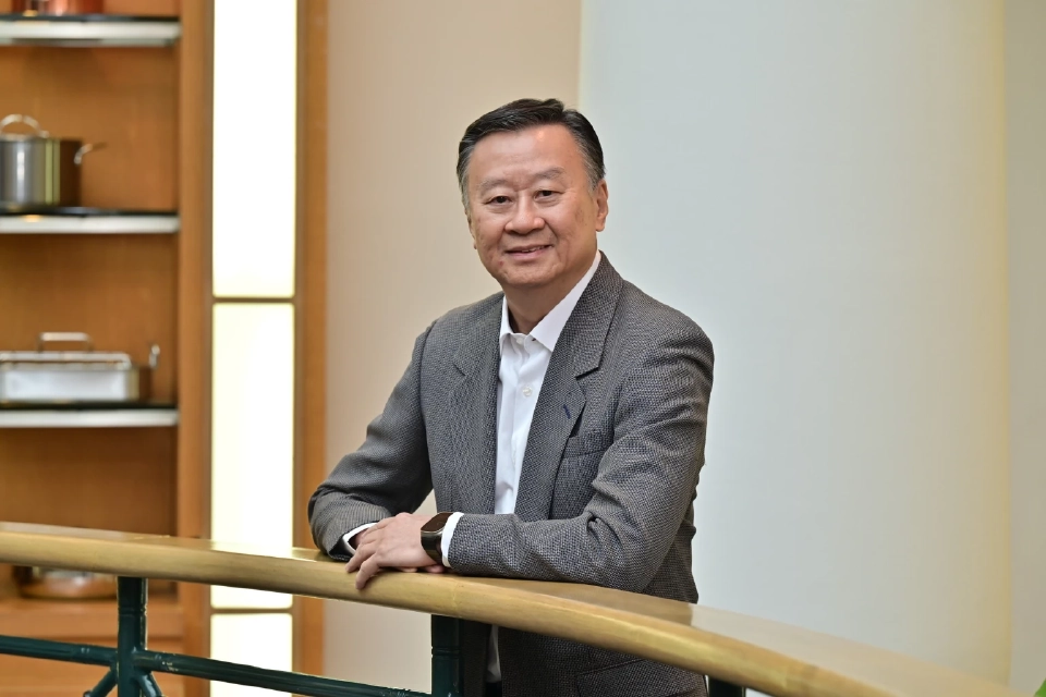 นายโจเซฟ โล