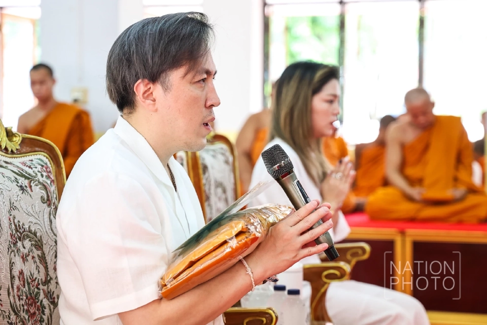 "เครือเนชั่น"ทอดผ้าป่าสามัคคีสร้างโกเมศไตรรัตนเจดีย์ ปทุมธานี