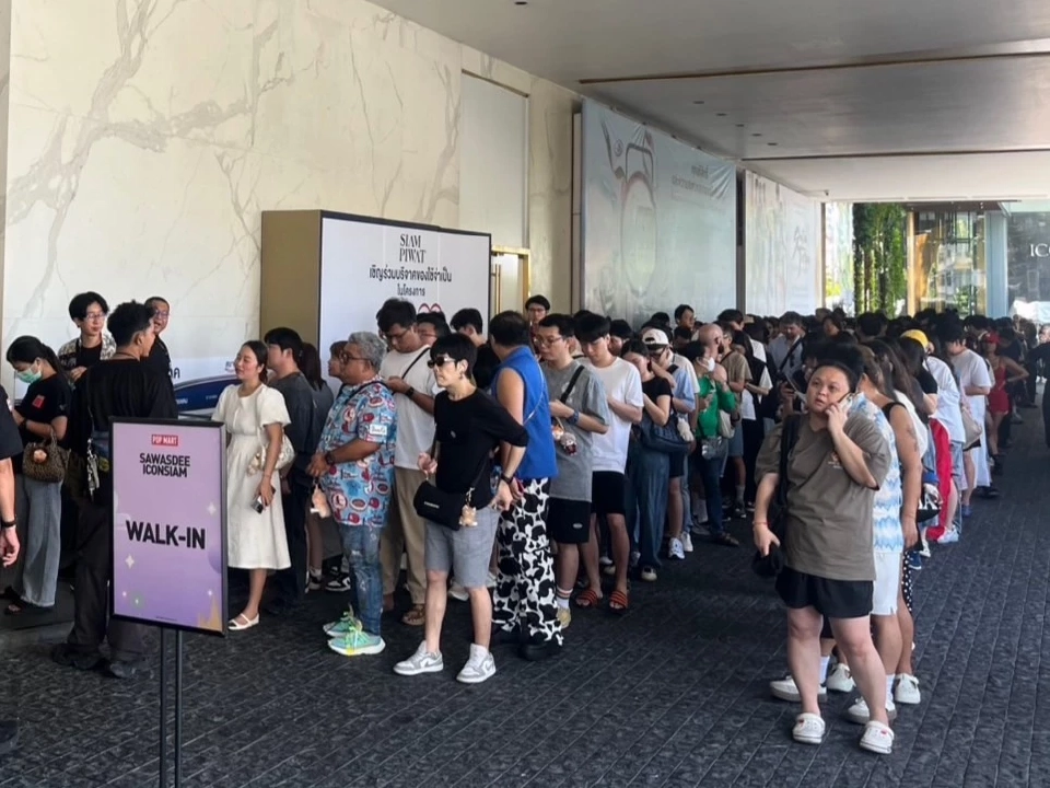ทะลัก! ไอคอนสยาม แฟนอาร์ตทอยแห่เข้า POP MART สาขาใหญ่ที่สุดในโลก