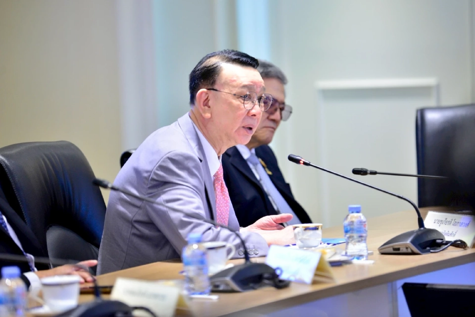 ส่งออกข้าวไทยวูบ 27% แข่งเดือด-บาทแข็ง เร่งหาตลาดใหม่ ดันเป้า 7.5 ล้านตัน