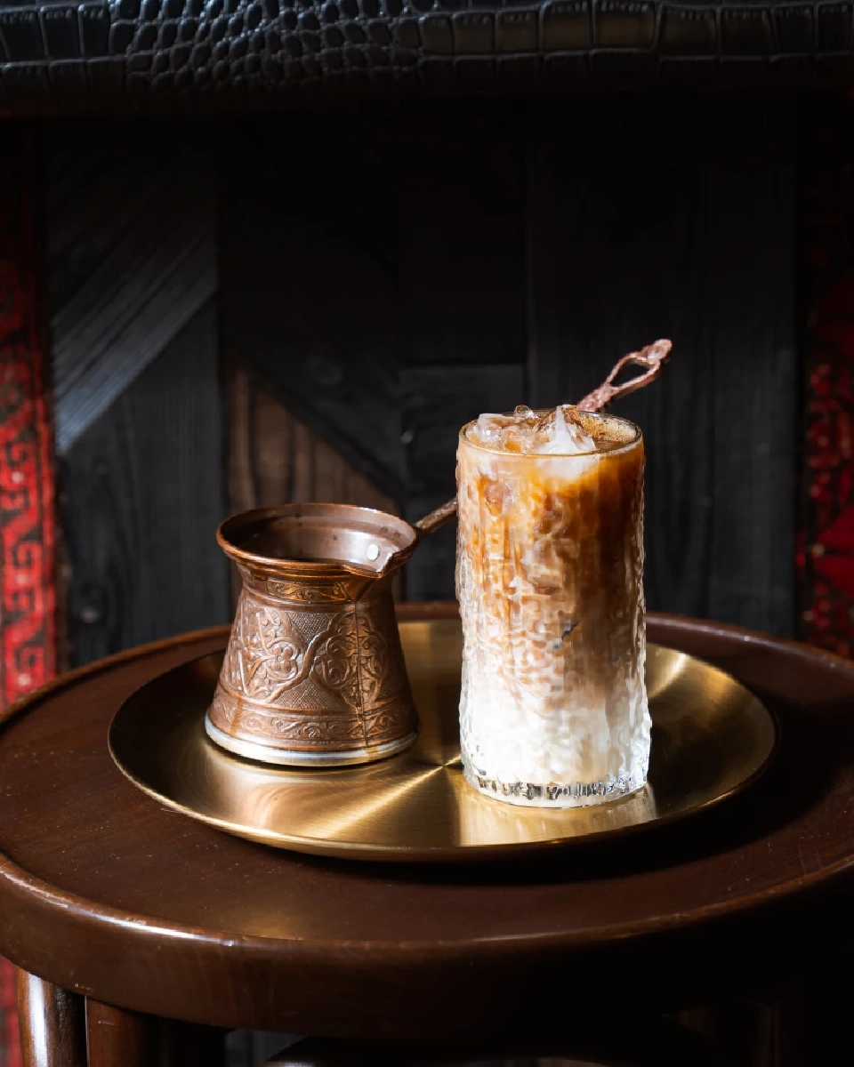 กาแฟสไตล์ตุรกีที่เน้นการชงกาแฟแบบ Slow Bar จากร้าน Shaloba (สโลบาร์)