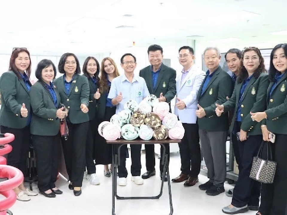 ชมรม ปศส. ปันน้ำใจมอบเงินและเวชภัณฑ์ 320,000 บาท ช่วย รพ.น่าน