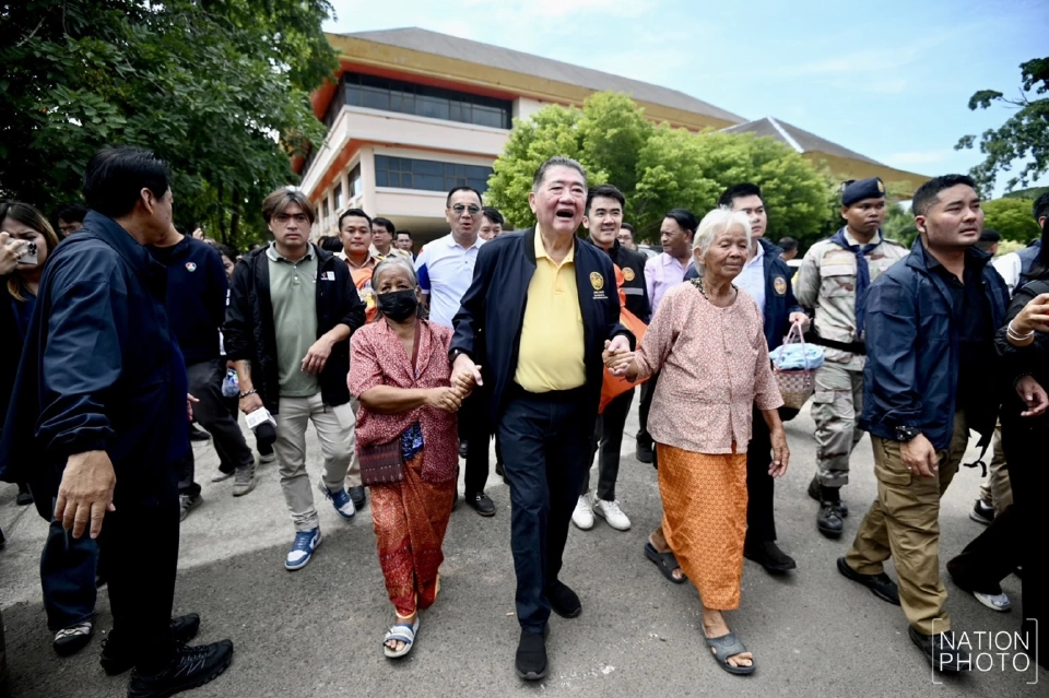 “ภูมิธรรม”ส่งผู้หนีภัย 4 จังหวัดกลับบ้านหลังหยุดยิงไทย-กัมพูชา