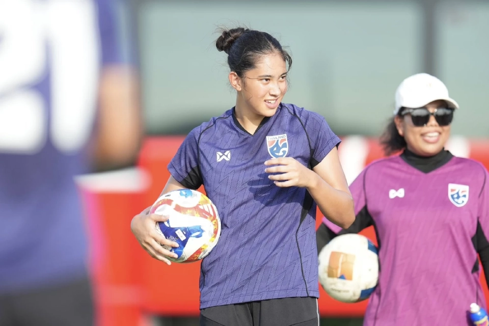 ฟุตบอลหญิงทีมชาติไทย ลงสนามฝึกซ้อมก่อนทำศึกชิงแชมป์อาเซียน 2025