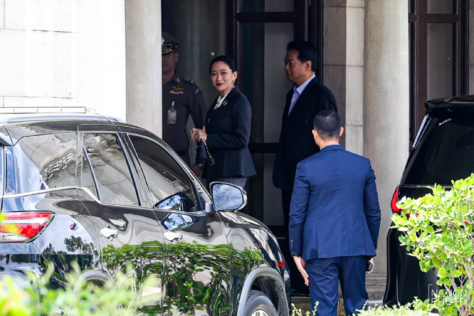 ‘แพทองธาร’ หน้าตาสดใสเข้าทำเนียบ รอลุ้นคำวินิจฉัยศาลรธน.คดีคลิปเสียงฮุนเซน