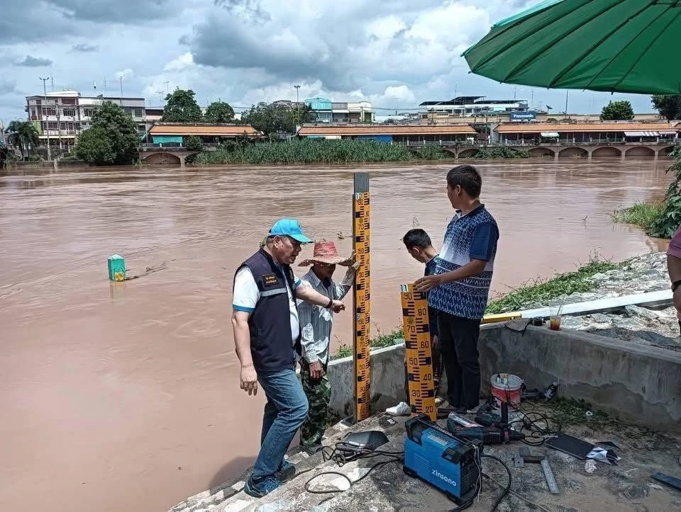 “อรรถกร”สั่งระดมกำลังเฝ้า 24 ชม. กำชับกรมชลฯเร่งพร่องน้ำเขื่อน รับมือ “พายุคาจิกิ”