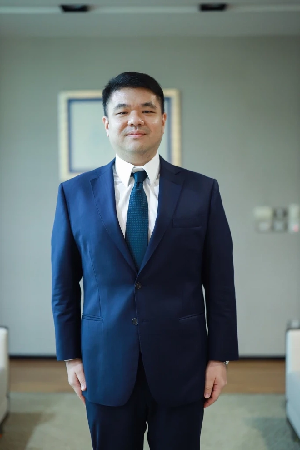  นายพชร นริพทะพันธุ์