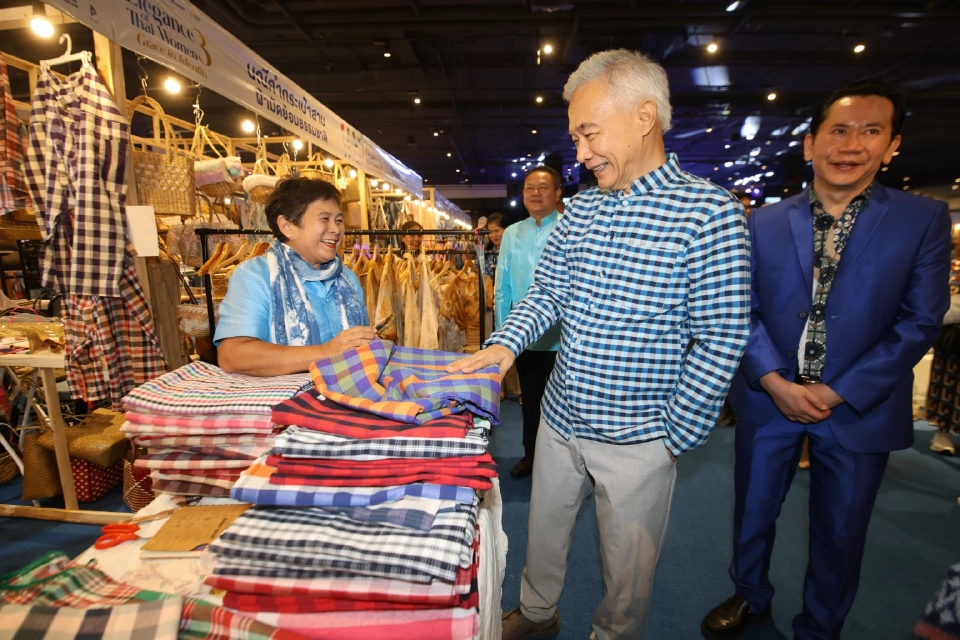 “สุวัจน์”เปิดงานวันผ้าไทยหัวหิน ดันสู่ Soft Power ฟื้นท่องเที่ยว–ส่งออก