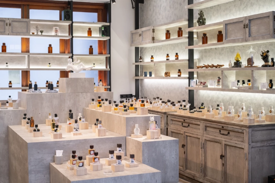 Gen 4 “ทิพยโอสถสถาน” ปั้นแบรนด์น้ำหอม รุกไทย–เทศ