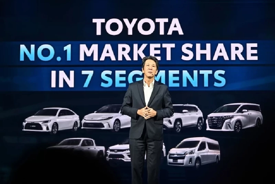 Toyota bZ4X ภาษีนำเข้า 0% กดราคา 1.5 ล้านบาท สู้จีน เล็งผลิตไฮลักซ์ EV ชดเชย