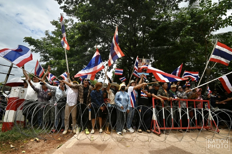 เดือด! ชาวบ้านสระแก้วฮือบุกแนวชายแดนไล่"กัมพูชา"ออกนอกพื้นที่