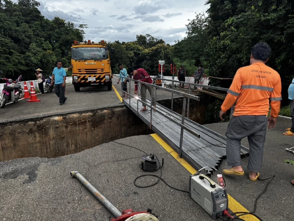 พายุคาจิกิถล่ม แม่ฮ่องสอน ถนนขาด 2 สาย “ทางหลวงชนบท” เร่งติดตั้งสะพานเบลีย์