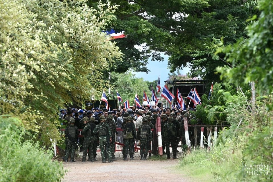 เดือด! ชาวบ้านสระแก้วฮือบุกแนวชายแดนไล่"กัมพูชา"ออกนอกพื้นที่