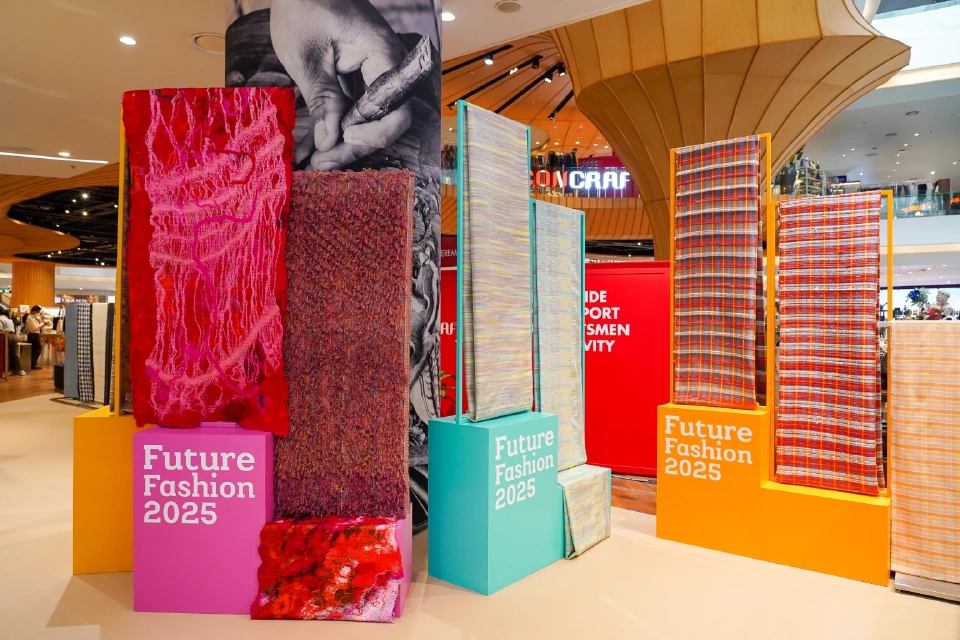 “Future Fashion มหัศจรรย์แห่งเส้นใย 2025” ผ้าไทยก้าวสู่เวทีแฟชั่นโลก