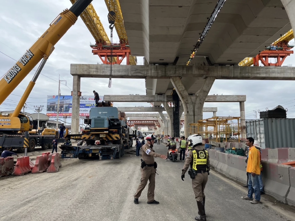 พระราม 2 อุบัติเหตุรถเครนพลิกคว่ำ กรมทางหลวง เร่งเปิดจราจร สั่งหยุดงาน 3 วัน