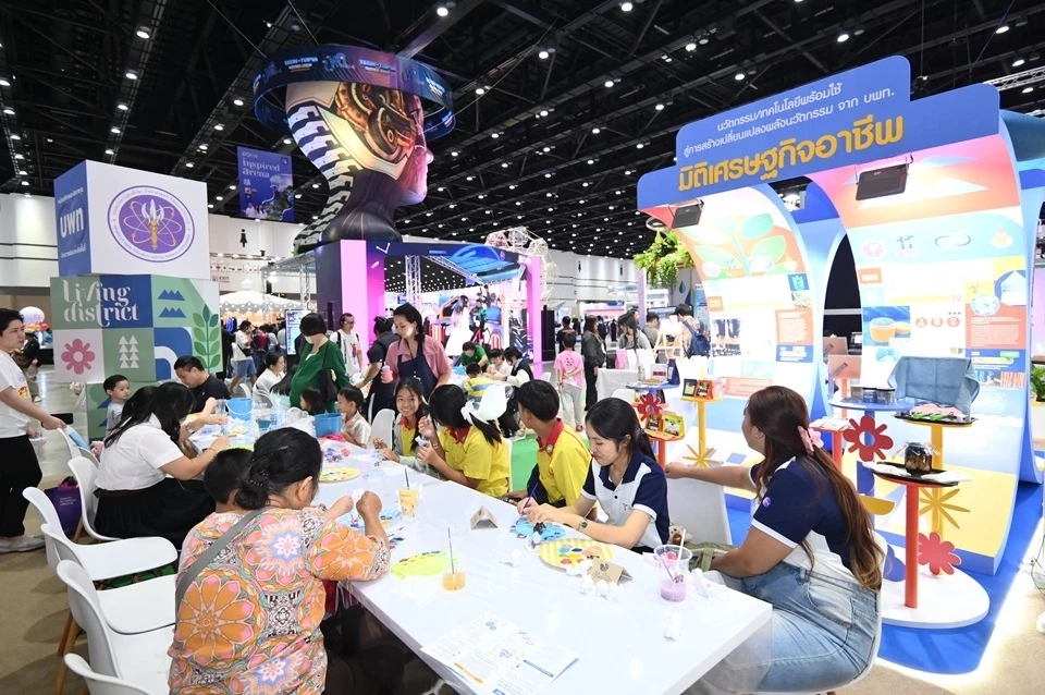 วันแรกคึกคัก “อว.แฟร์  – มหกรรมวิทย์” เด็ก-เยาวชนแห่ชม 7 สิ่งมหัศจรรย์