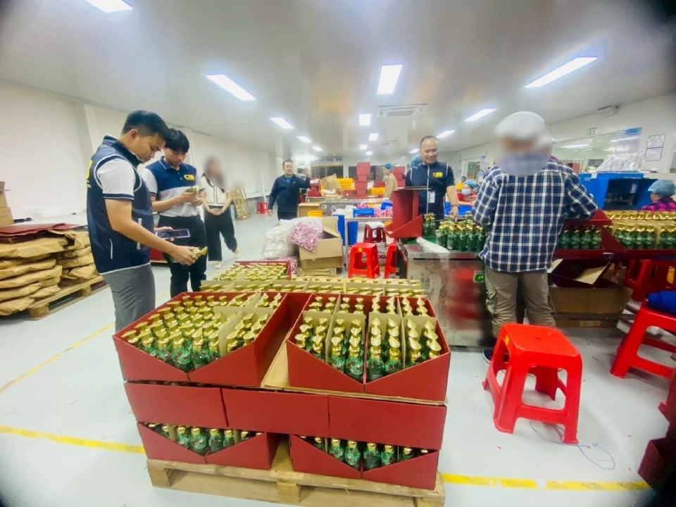 ทลาย รง.ผลิตเครื่องสำอางเถื่อนย่านฉะเชิงเทรา มูลค่ากว่า 20 ล้านบาท