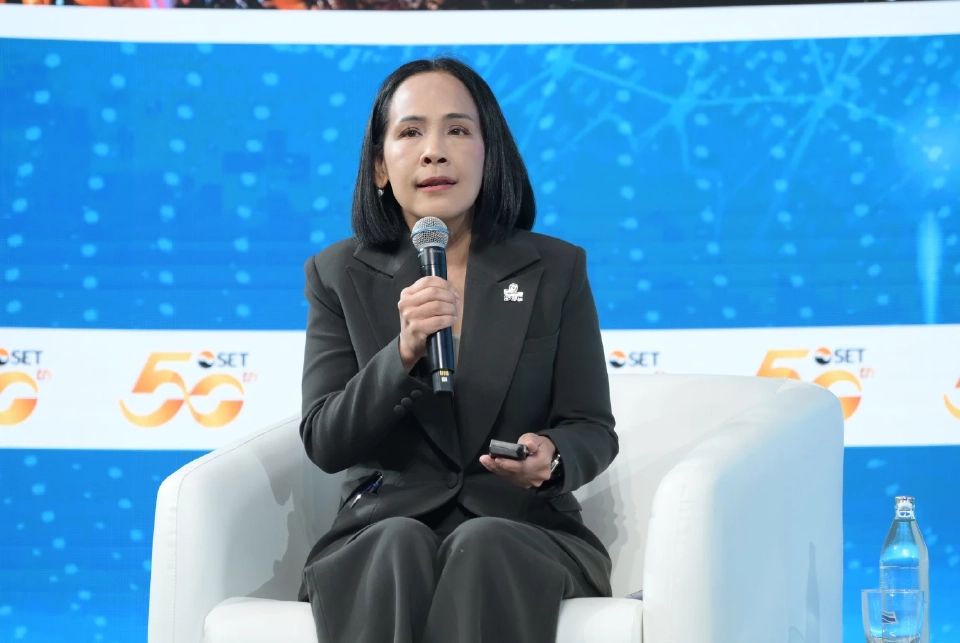 รศ.ดร.พรอนงค์ บุษราตระกูล กรรมการและเลขานุการ คณะกรรมการกำกับหลักทรัพย์และตลาดหลักทรัพย์ (ก.ล.ต.) 