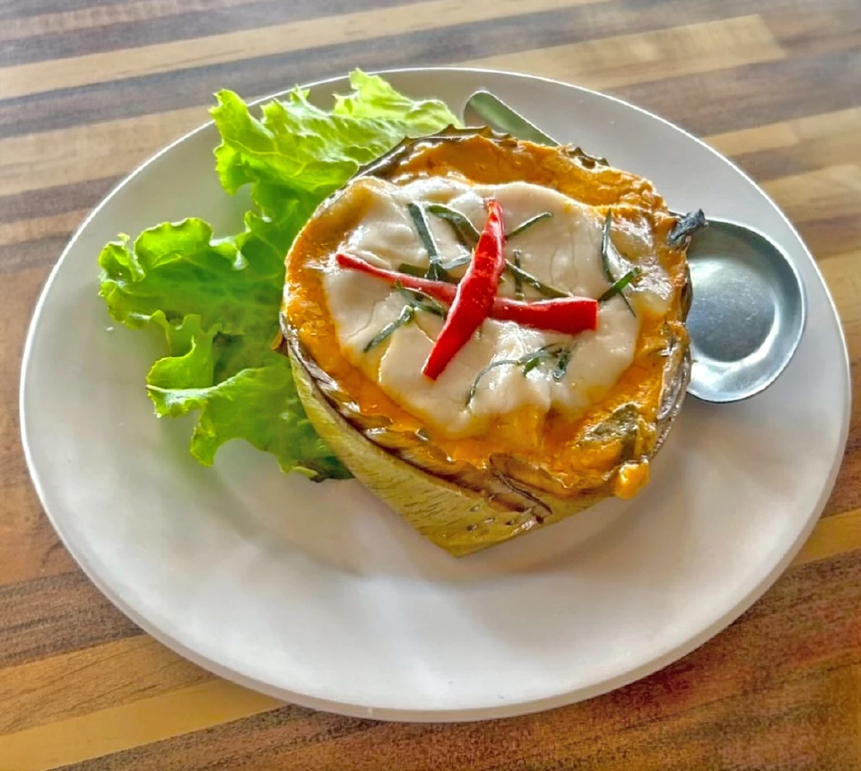 ห่อหมกกะทิสดใบยอ ลักษณาขาหมูนางรอง