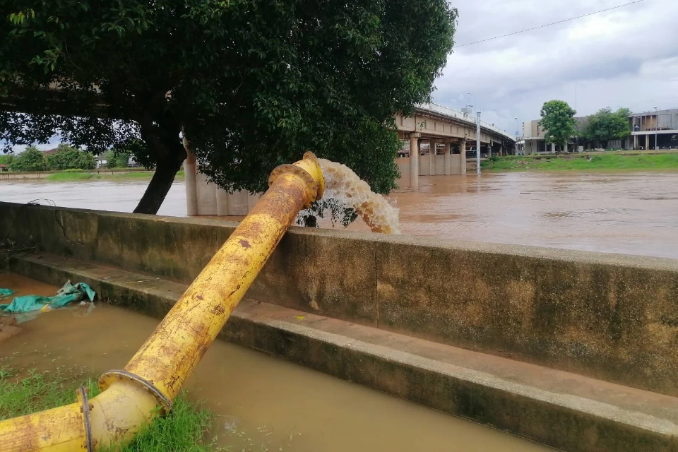 กรมชลฯ เคียงข้างทุกวิกฤต เร่งติดตั้งเครื่องสูบน้ำทั่วไทย รับมือน้ำหลาก ลดเสียหายประชาชน